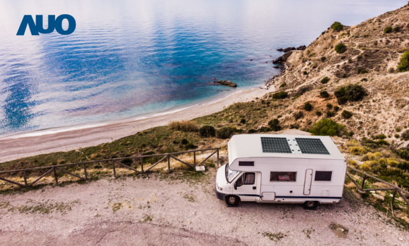 「可撓輕量化太陽光電板SunCurva」使用輕量特殊耐候型複合板取代傳統太陽能板的玻璃前板，不僅降低70%重量，每米平方僅3Kg；具有抗衝擊性能及通過電磁相容性測試，可應用於交通運輸工具，如露營車、遊艇等